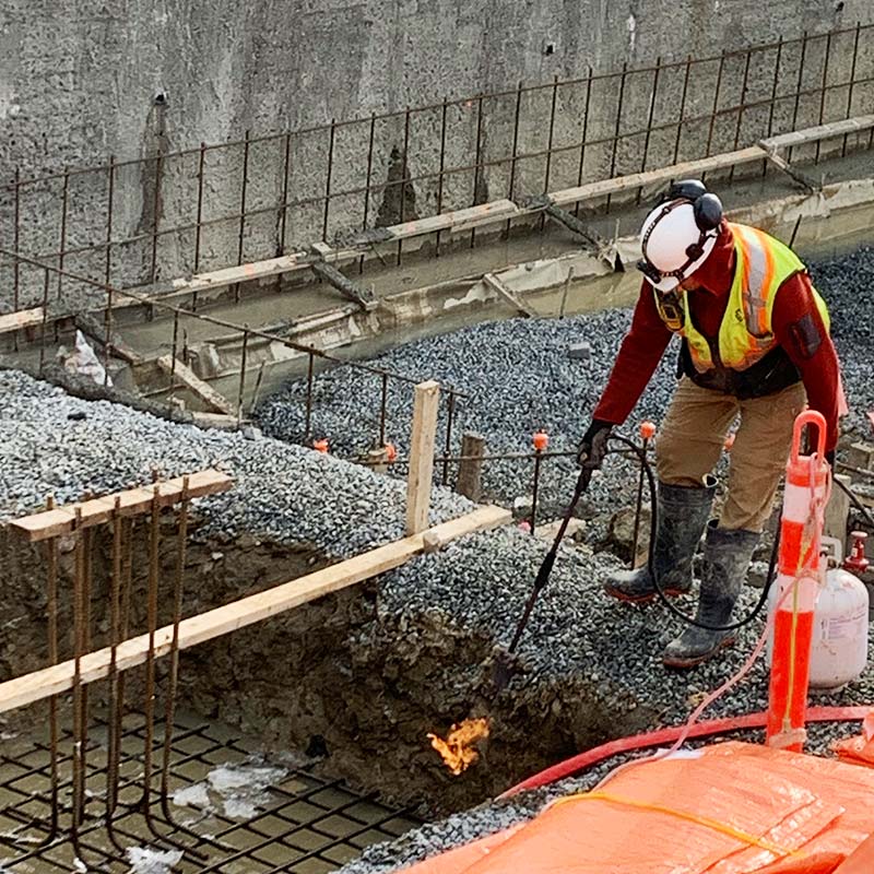 Vancor construction worker oakhaus 1 Vancor construction Oakhaus worker is working 1